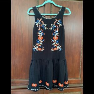 NWOT BOHO THML Floral Embroidered Dress XS ties up back